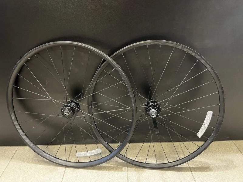 Zapletena kola Specialized 27.5