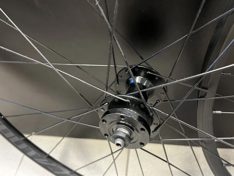 Zapletena kola Specialized 27.5