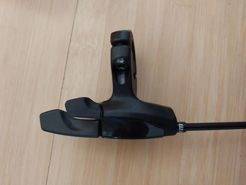 Rock Shox Recon s dálkovým ovládáním REZERVACE