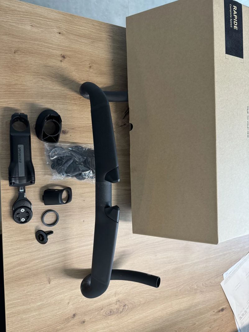 SPECIALIZED Roval Rapide, Představec Specialized, Držák příslušenství Roval