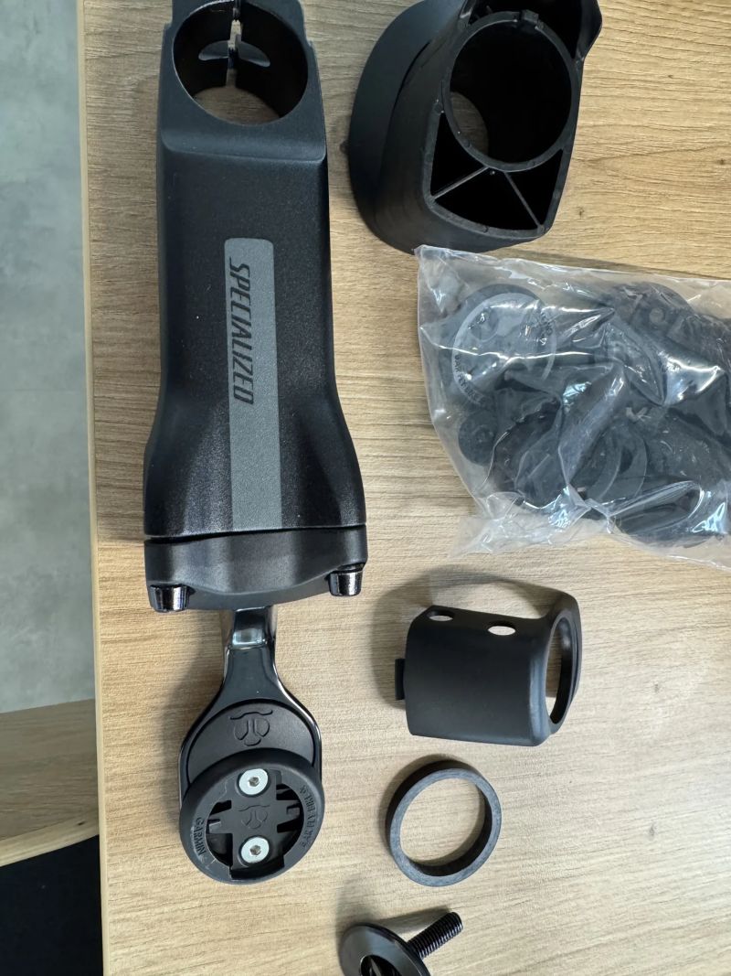 SPECIALIZED Roval Rapide, Představec Specialized, Držák příslušenství Roval