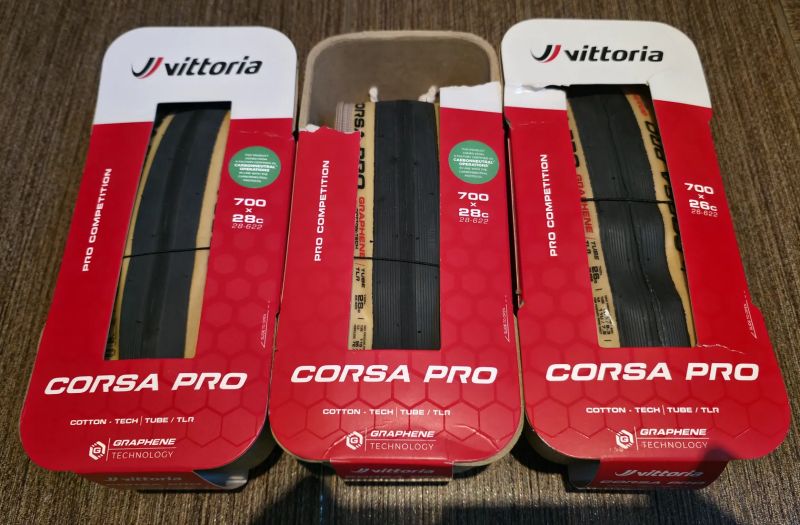 3 kusy Vittoria Corsa Pro TLR G2.0 kevlar para-black-black 28-622