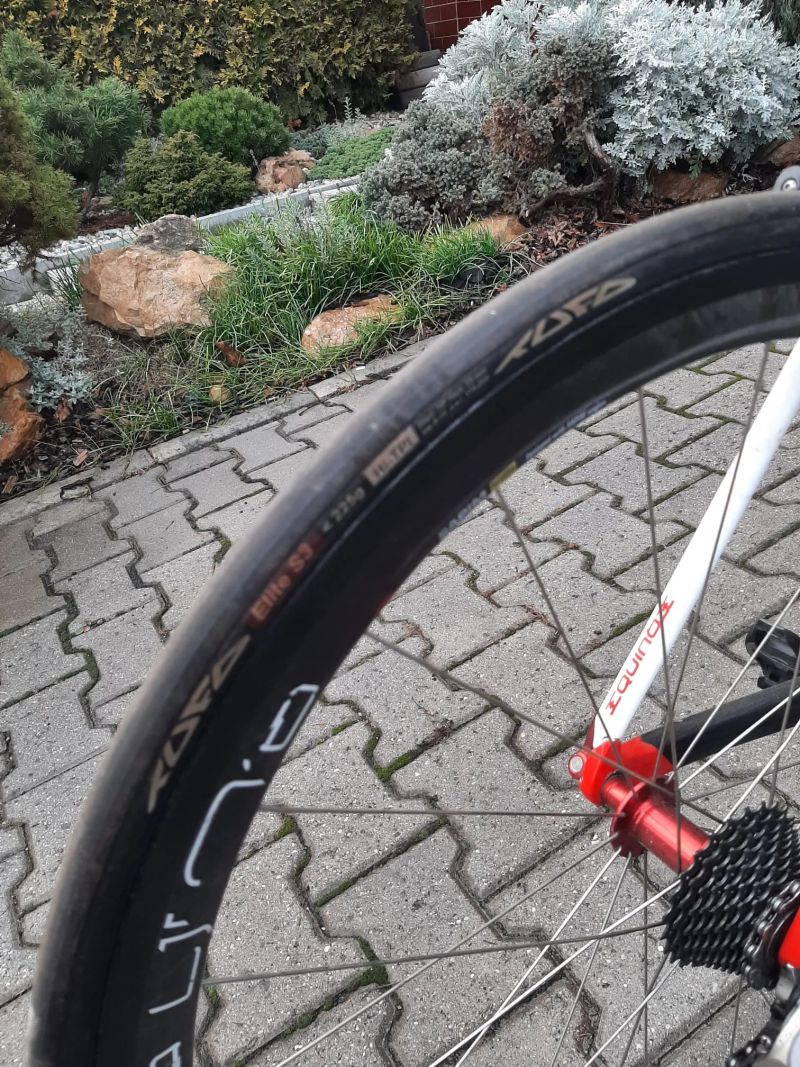 Silniční kolo Equinox