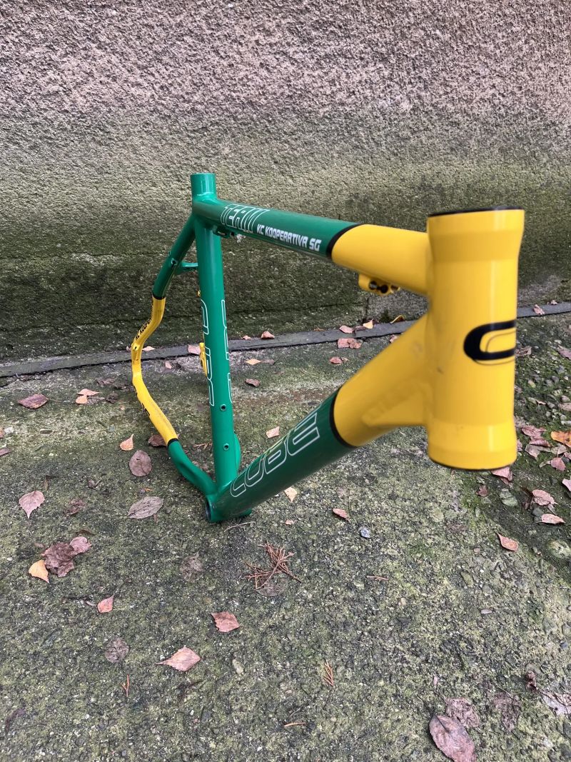 Rám Cube Team KC Kooperativa SG 26”