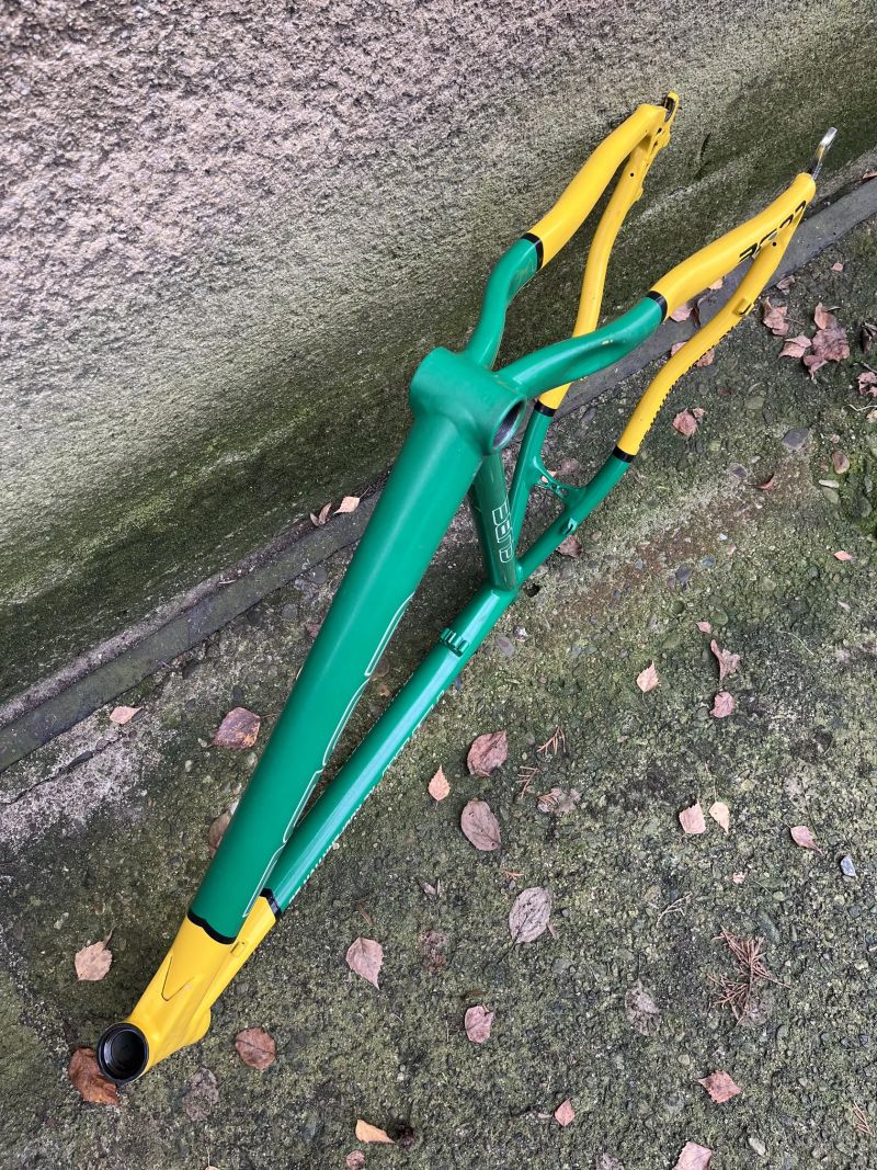 Rám Cube Team KC Kooperativa SG 26”