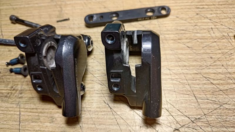 Třmeny Shimano BR-RS805