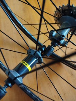 Prodám kola Mavic Ksyrium Elite UST s kazetou Shimano 105