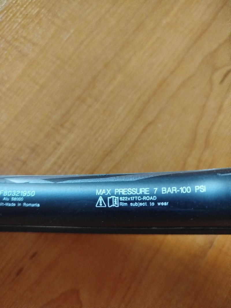 Prodám kola Mavic Ksyrium Elite UST s kazetou Shimano 105