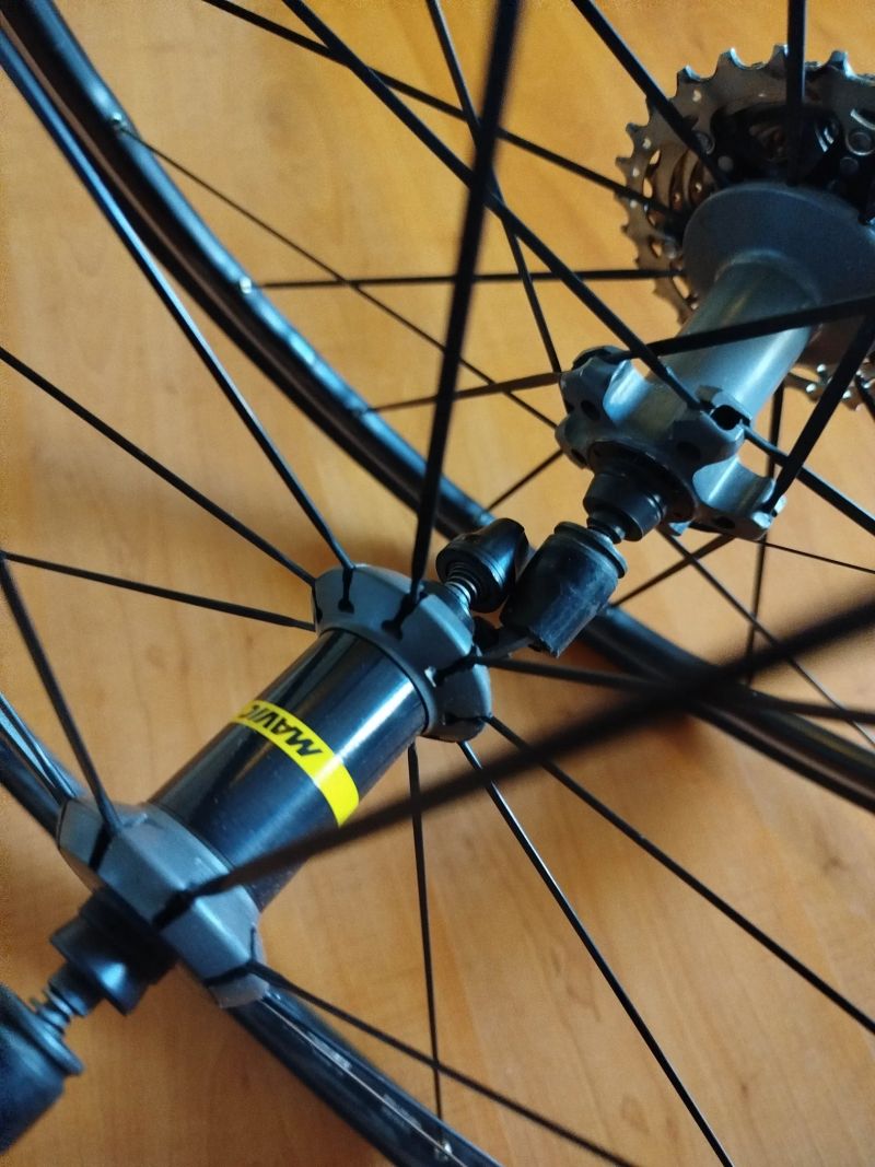 Prodám kola Mavic Ksyrium Elite UST s kazetou Shimano 105