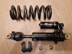 RockShox Super Deluxe Coil Ultimate 230x60 + 550 lb pružina
