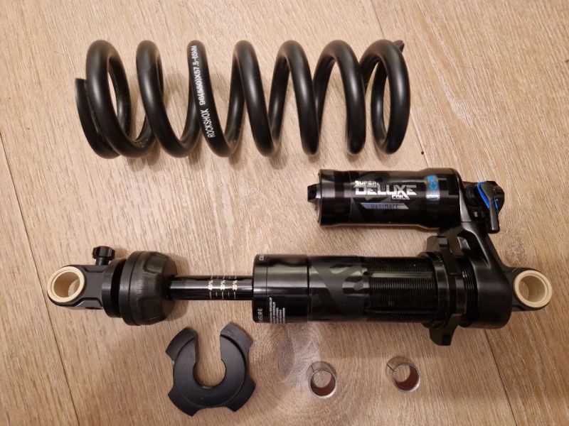 RockShox Super Deluxe Coil Ultimate 230x60 + 550 lb pružina