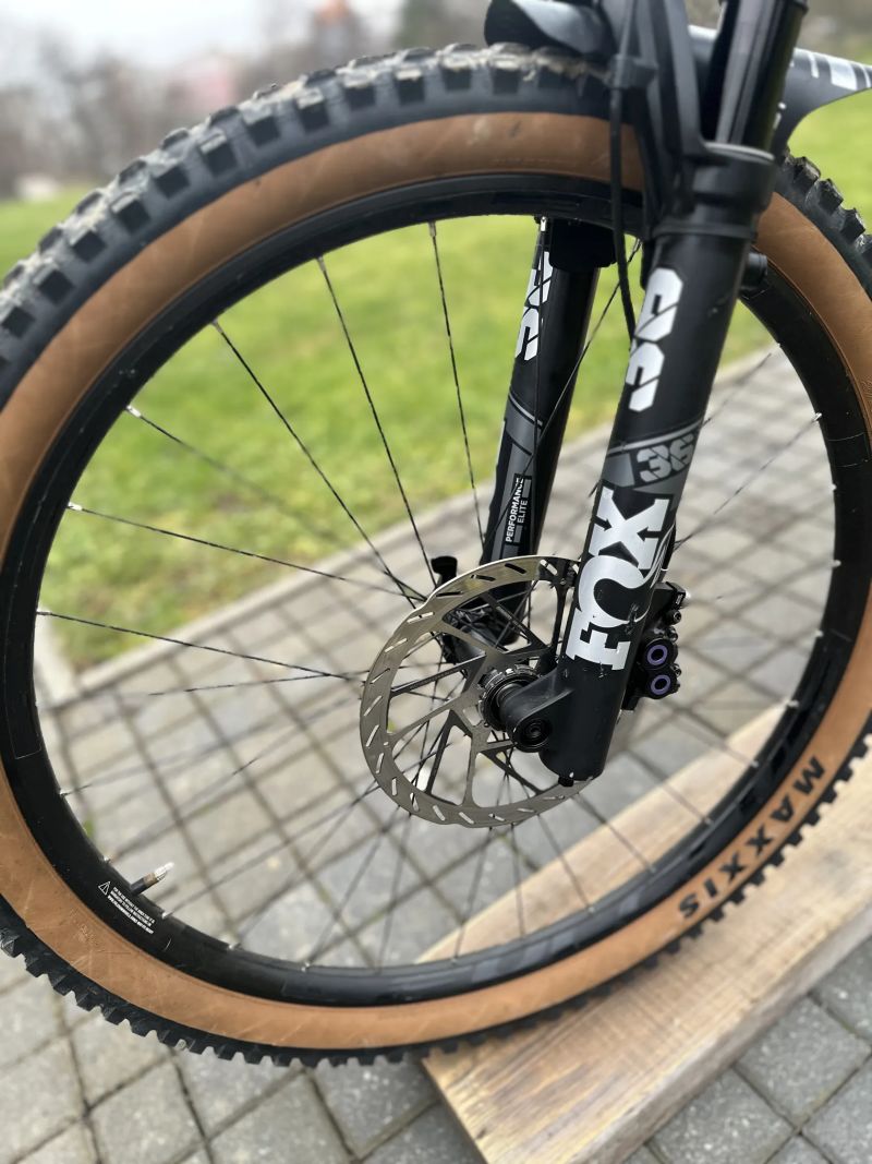 Cube 140 stereo race