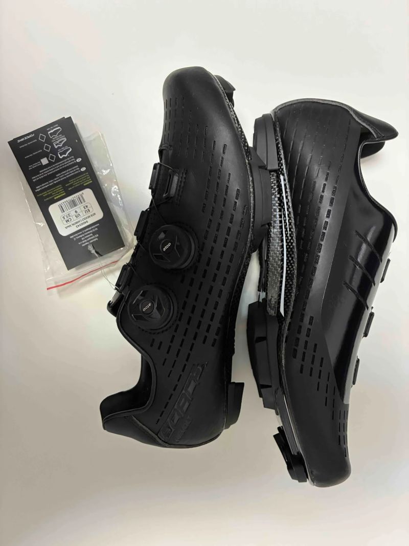  FORCE MTB REVOLT CARBON černé 43