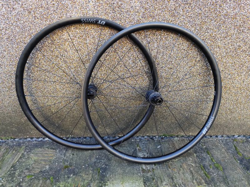 Prodám zapletená kola DT Swiss Gravel LN
