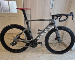 2026 Canyon Aeroad CF SLX 7 | Sram Rival AXS | Powermeter | DT Swiss ARC 1600 | stav nového kola