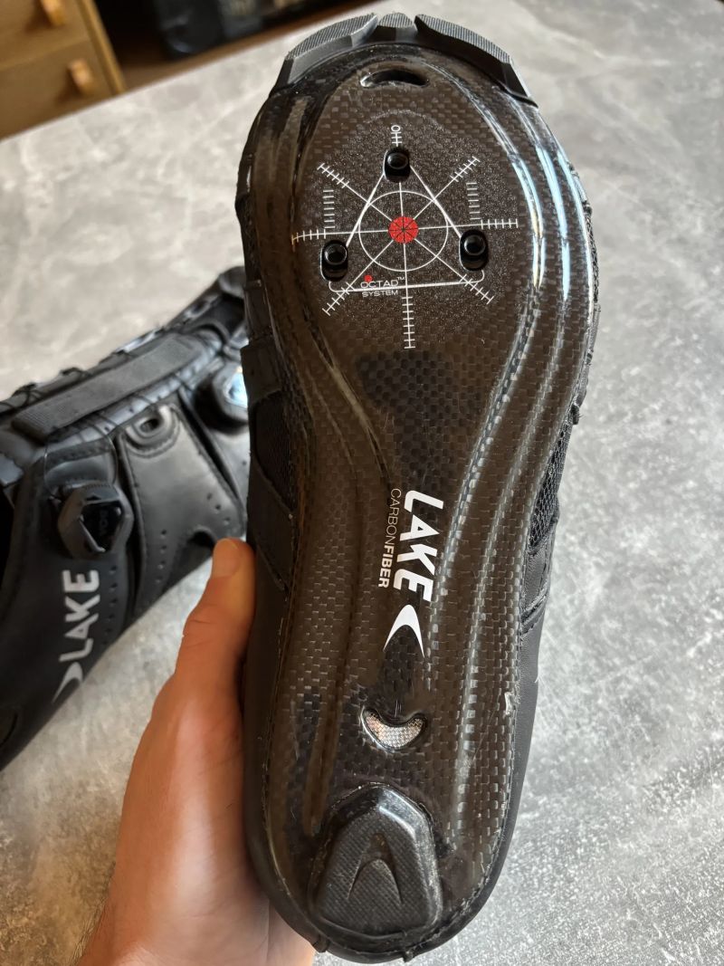 Prodám silniční tretry Lake CX241