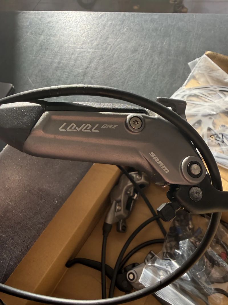 SRAM LEVEL BRZ + Kotouče 180mm