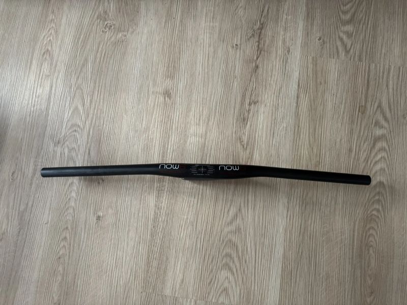 Karbonová řídítka NOW8 UD Carbon Flat 31.8 MTB / 710 mm / 9.st.