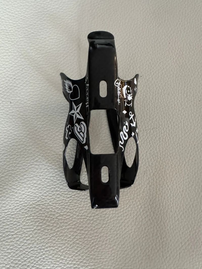 Kultovní košík Cinelli Mike Giant Carbon Bottle Cage