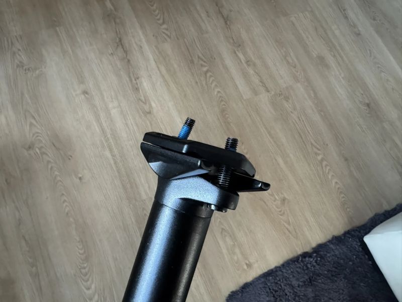 ALU sedlovka BMC 31,6/400 mm offset 0.