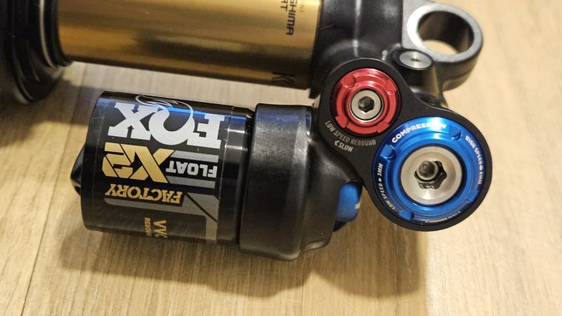 Tlumič FOX Float X2 FACTORY 230x65