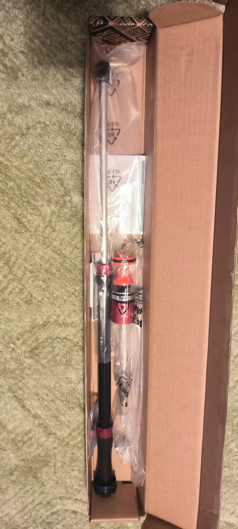 Rockshox Zeb select+ CHARGER 2.1 160mm Patrona+Shaft 