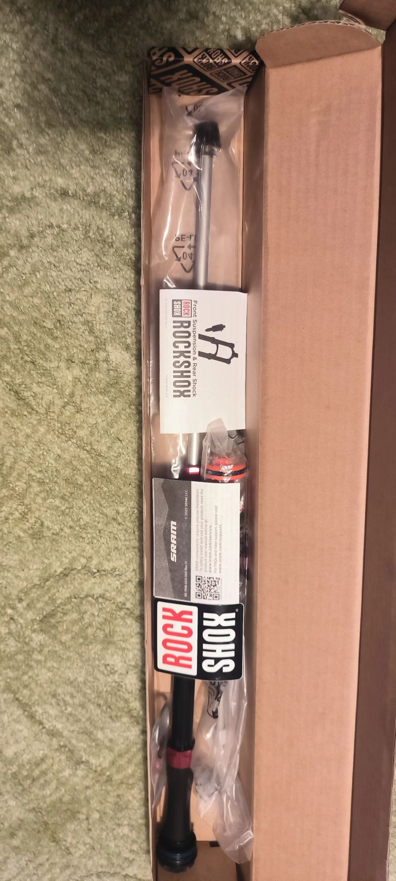 Rockshox Zeb select+ CHARGER 2.1 160mm Patrona+Shaft 