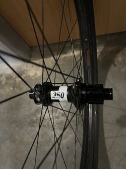 Karbonové záplety boost DT Swiss 350