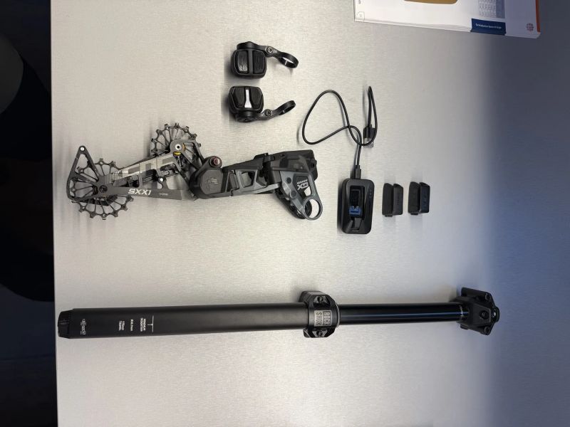 Rock Shox AXS Reverb 175mm nový typ