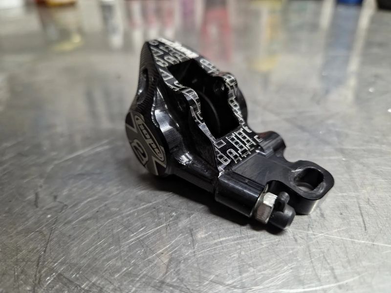 Prodám třmen Hope X2