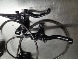 Prodám páky Hope Tech 3 + třmeny new V4 + hadice Goodridge carbon