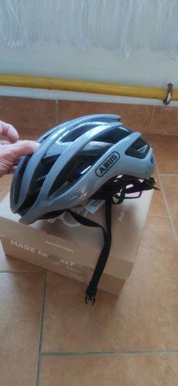 Abus Airbreaker vel. M (52-58 cm)