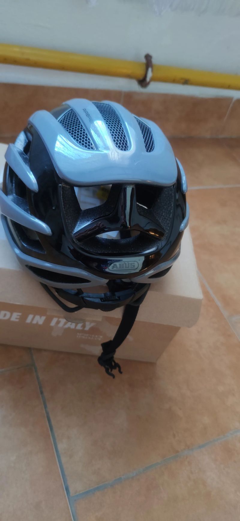 Abus Airbreaker vel. M (52-58 cm)