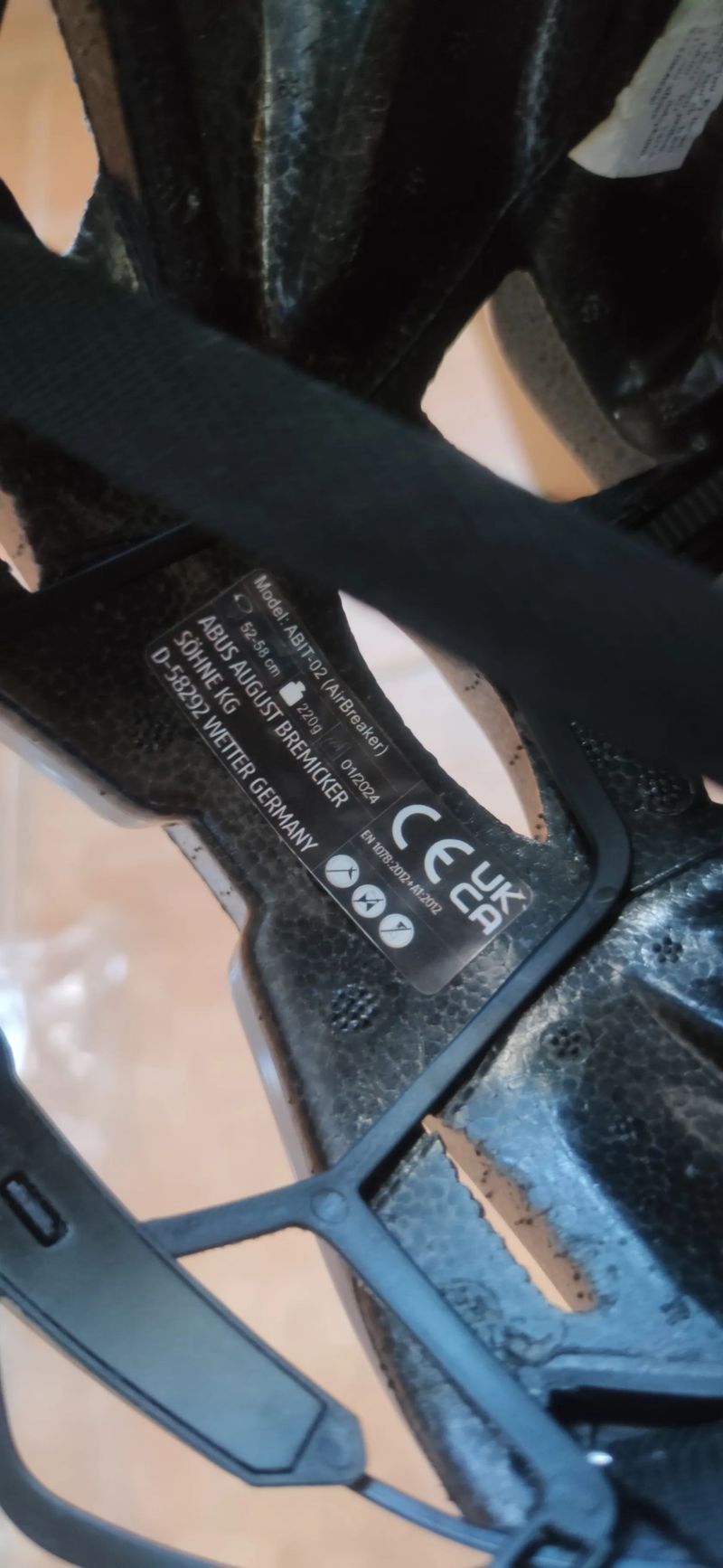 Abus Airbreaker vel. M (52-58 cm)