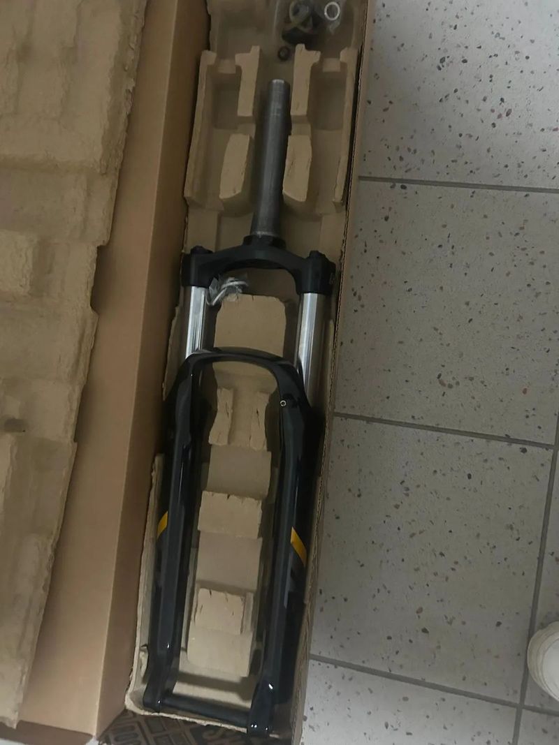 SR Suntour XCM 34 NLO 15x110 29" 120 mm travel