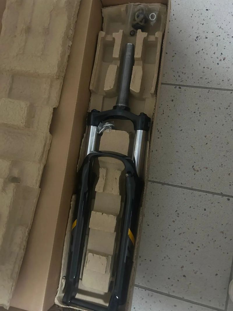 SR Suntour XCM 34 NLO 15x110 29" 120 mm travel