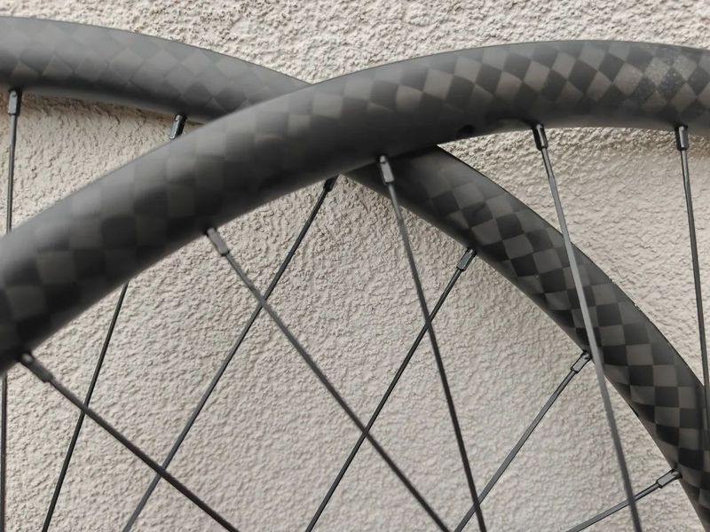 Zapletená kola MTB 29" Carbon 12K Boost kompletní - NOVÁ