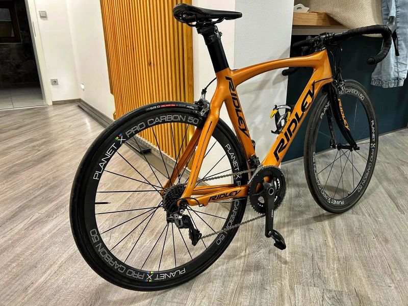 Silniční kolo značky Ridley 