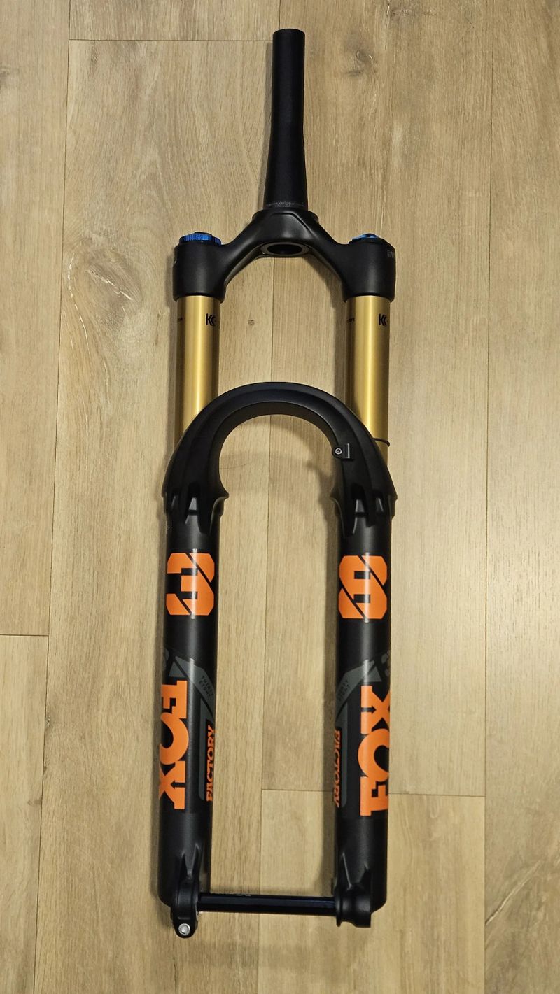 Fox 38 FACTORY Grip2 58HT