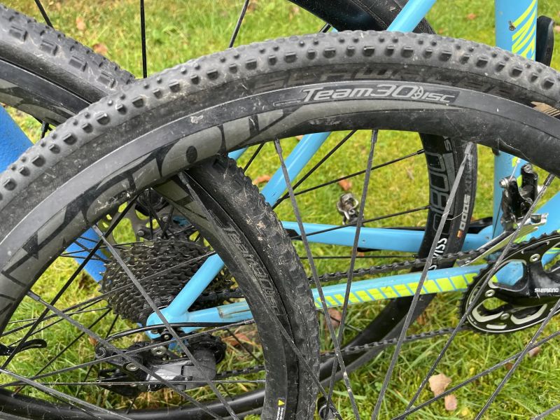 Canyon Inflite Al 9.0