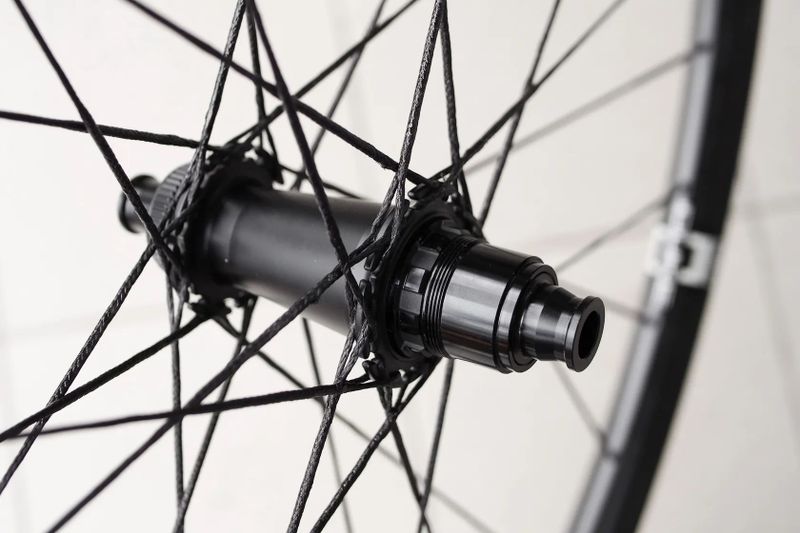 AKCE! karbonové výplety 29" DUKE Lucky Jack SLS5 31-285/350 / Baron HF / Berd (1.159 g) XD nebo MS