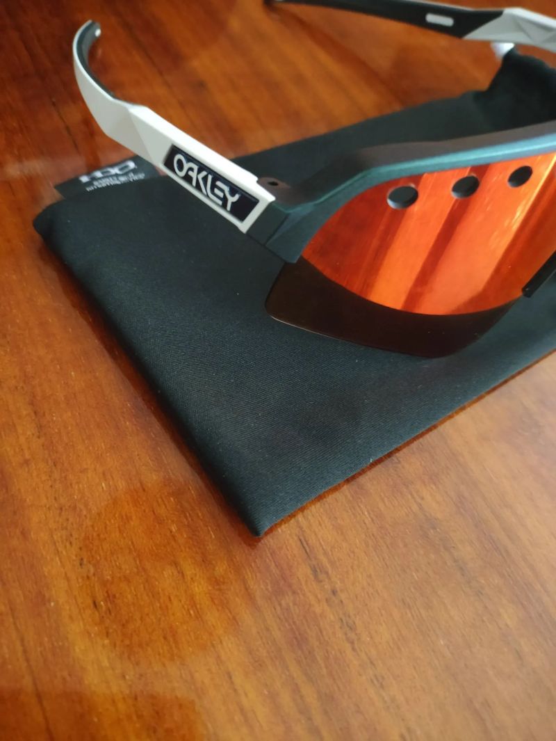 Oakley Sutro Lite sweep