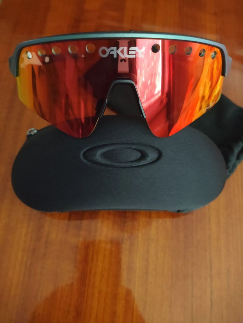 Oakley Sutro Lite sweep