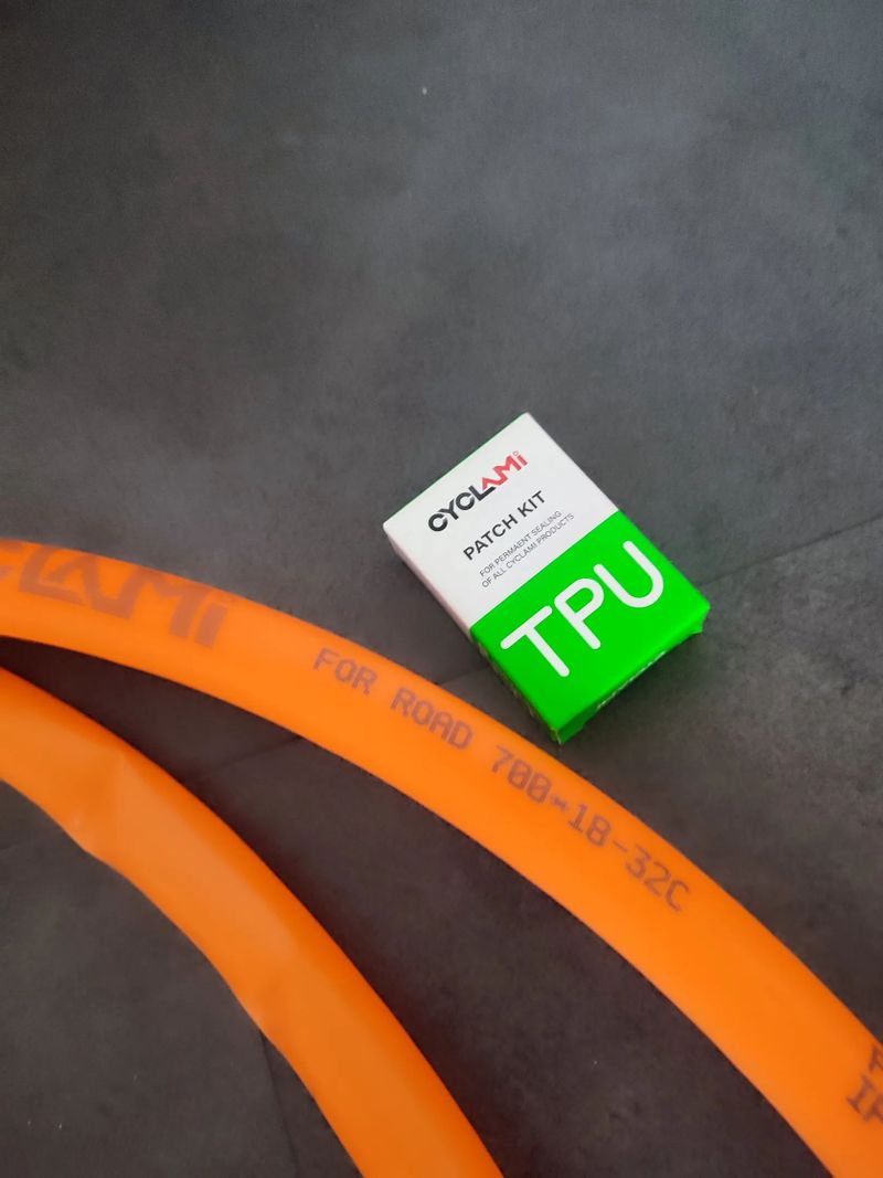 2ks dusa TPU 700x18-35C + packeta Zdarma