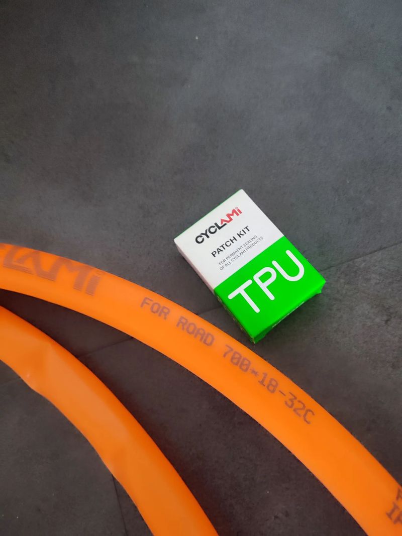 2ks dusa TPU 700x18-35C + packeta Zdarma