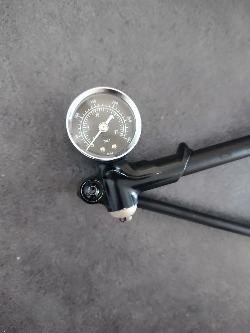 Pumpa na tlmice/vidlice + packeta Zdarma