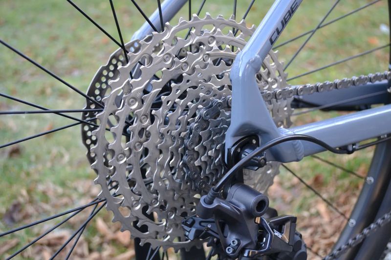 Cube Reaction Pro smoke´n´black (L) Stav nového kola