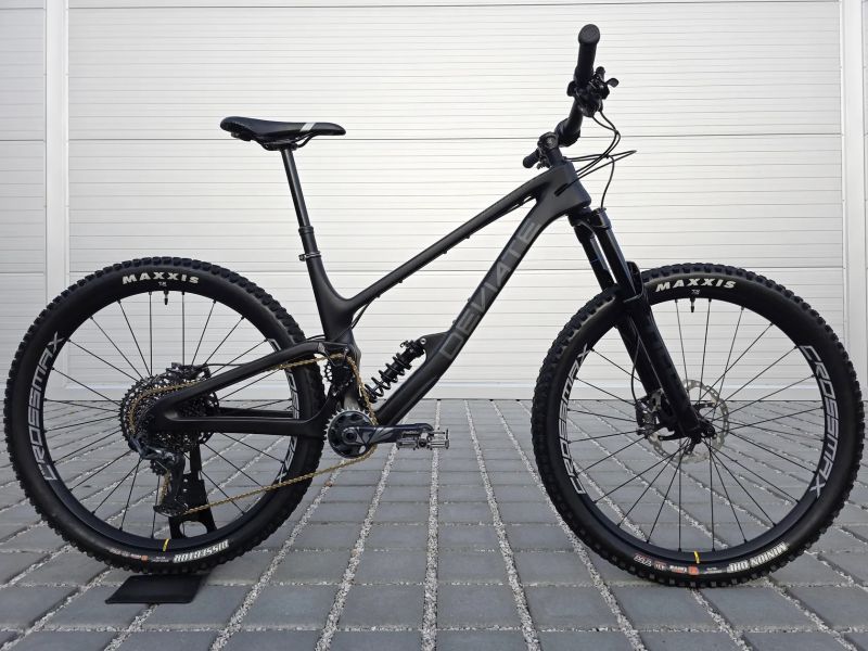 Horské kolo Deviate Highlander 140 carbon 29″ velikost L