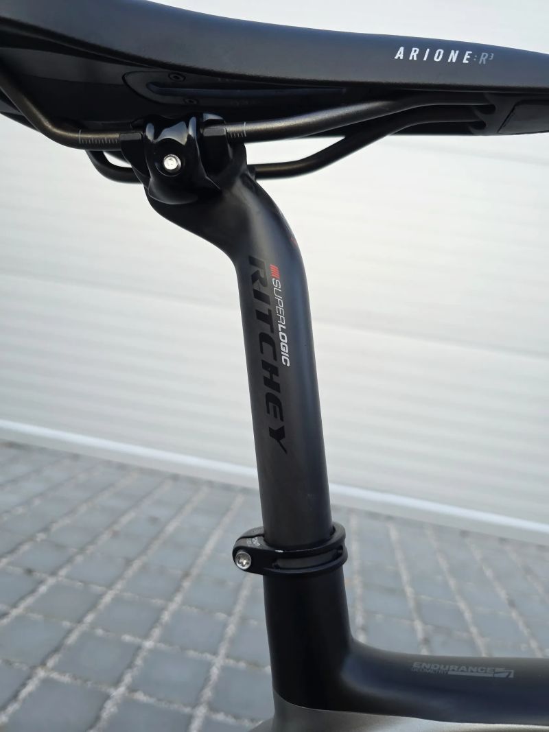 Silniční kolo Scott Addict SE Carbon Rival eTap – velikost 56 (L)