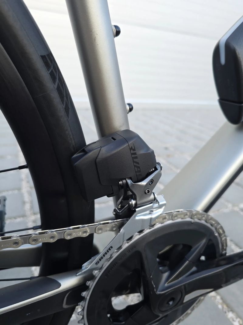 Silniční kolo Scott Addict SE Carbon Rival eTap – velikost 56 (L)